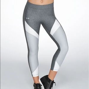 UNDER ARMOUR - Colour blocked ankle crop leggings - Small